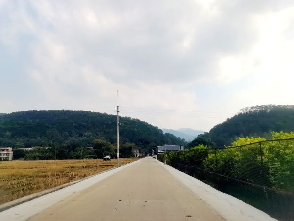 已完工的公路改造工程