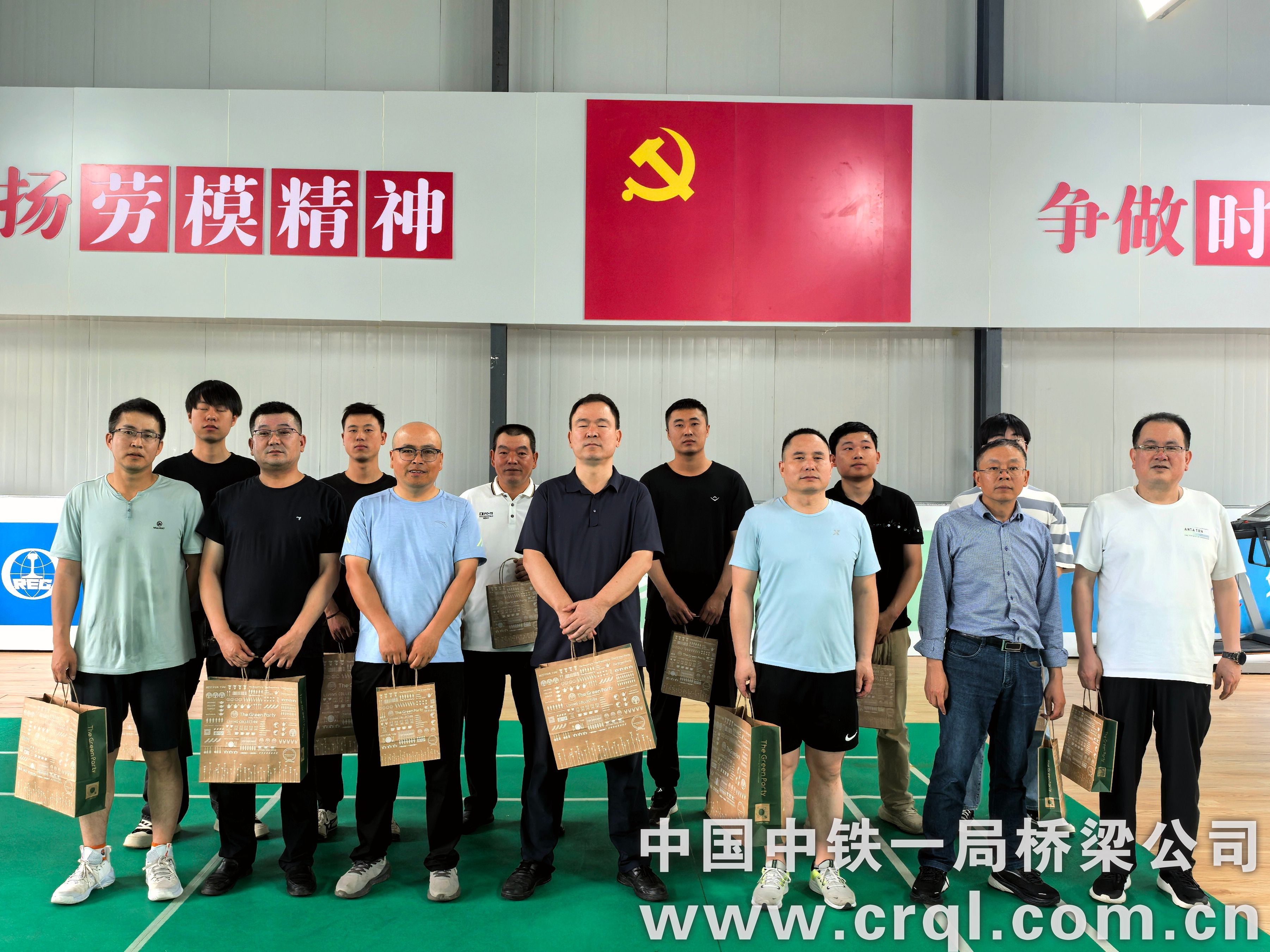 f4fd3fbf00ce9659b43cfa974cfd6ef_副本